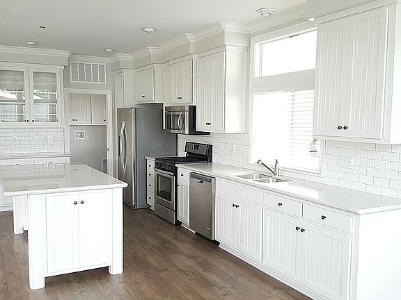 3rd image of 275 Burnett Ave Spc 26