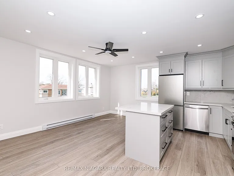 2 Lewis St #4 — Photo 5
