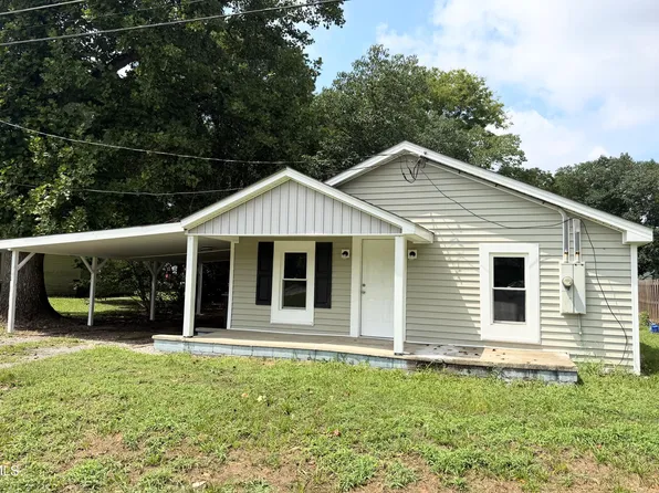 112 2nd St, Coats, NC 28339