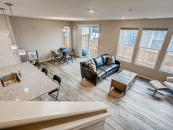 5th image of 13710 Ash Cir