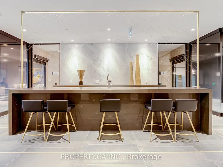 319 Jarvis St #LPH16 — Photo 38