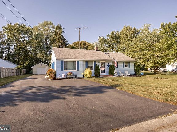 5th image of 123 Francis Dr
