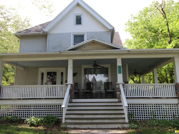 821 15th St, Auburn, NE 68305