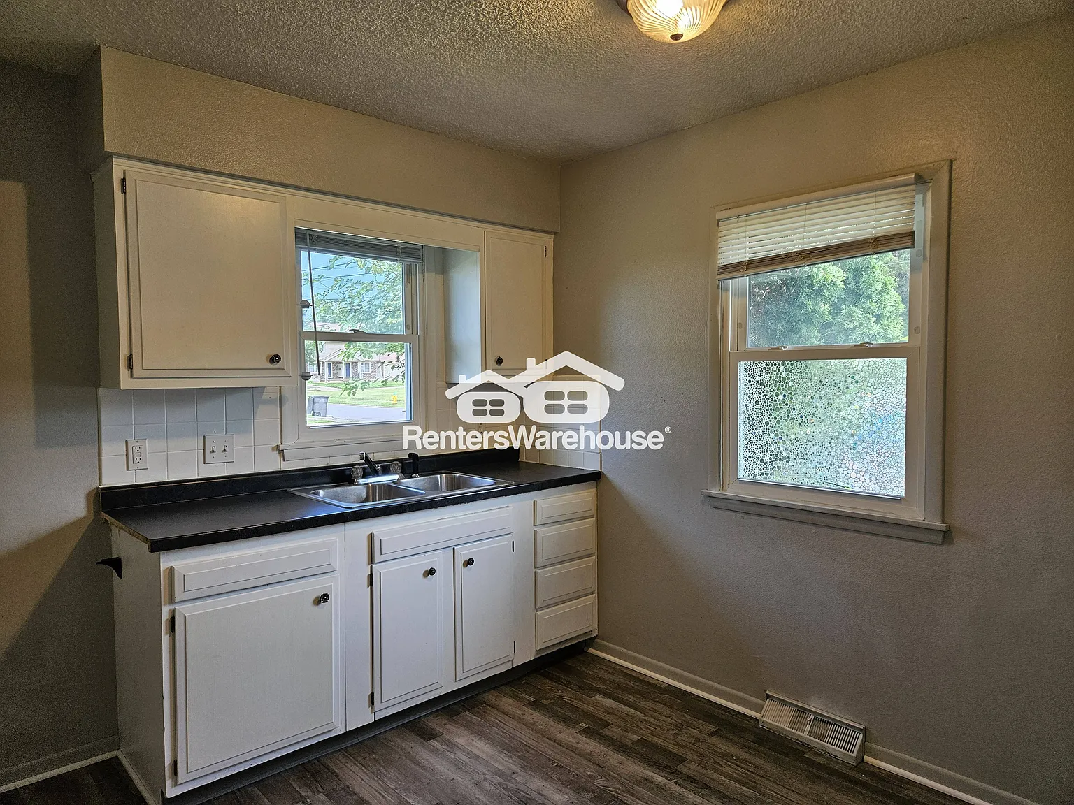 Move in Special! 2 bedroom duplex for Rent — Photo 4