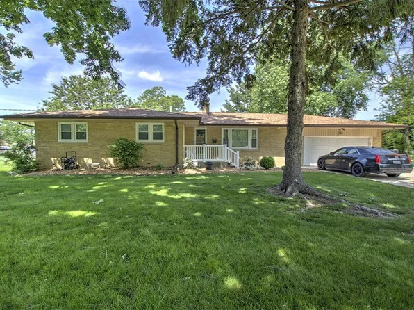 15 Barnes Dr, Decatur, IL 62526