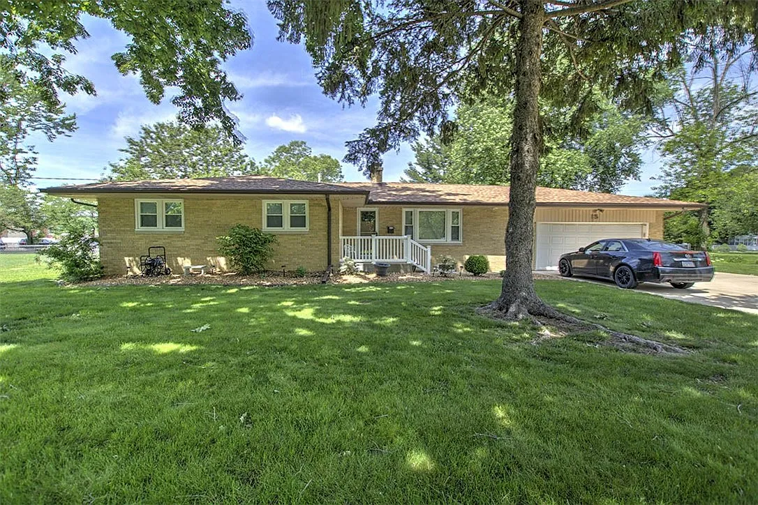 15 Barnes Dr photo 1