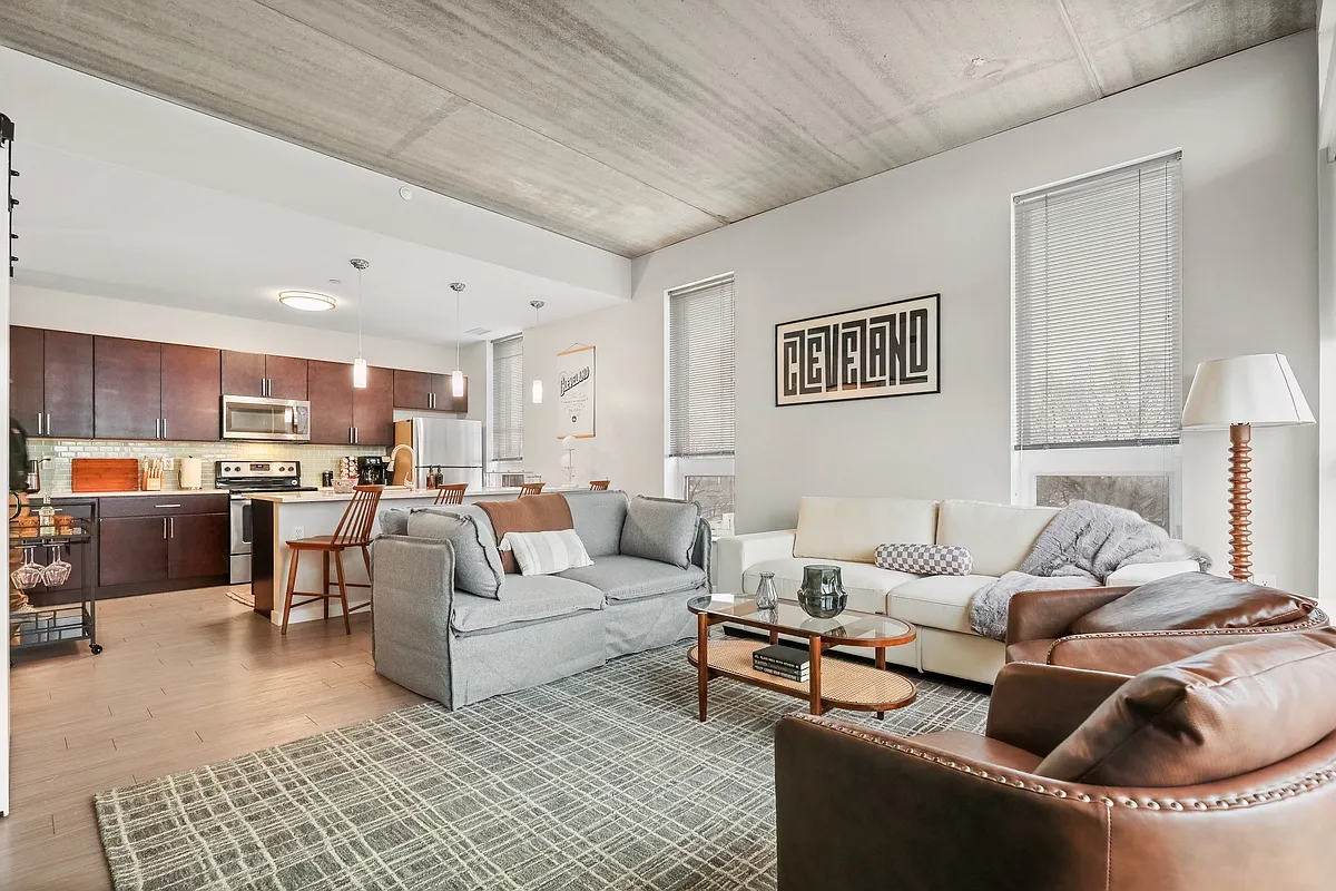 High Ceilings - Edge 32
