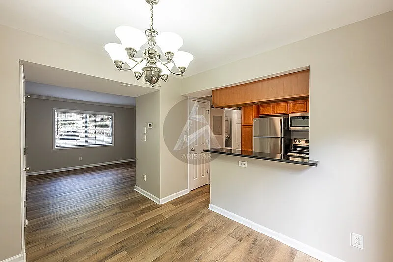 2 bed, 1.5 bath, 1000 sqft, $1,825 — Photo 3