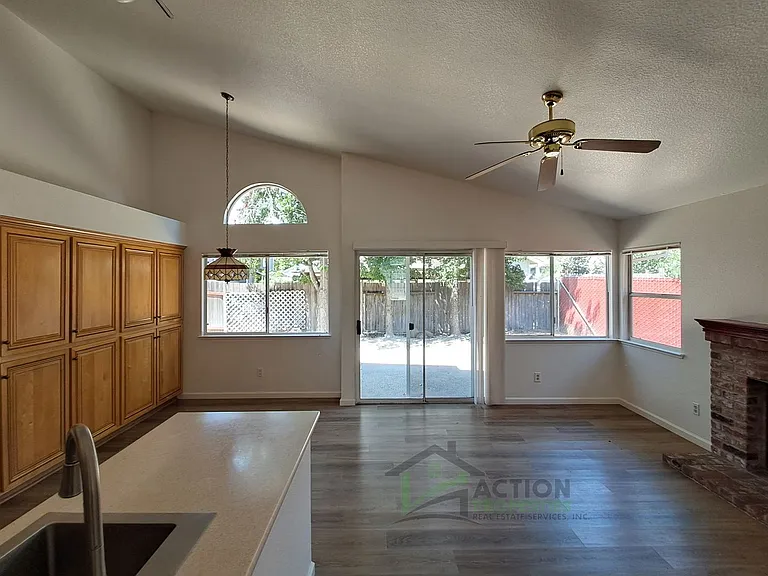 3835 Hunters Glen Pl — Photo 17