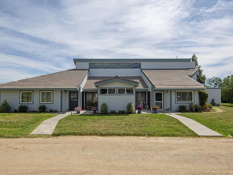 2065 N Refugio Rd #A — Photo 2