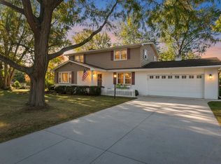 418 Ridgeview Ter, Green Bay, WI 54301