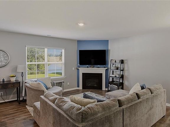 3rd image of 769 Tobacco Rd