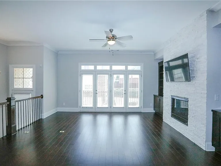 1920 Townsend Ct — Photo 7