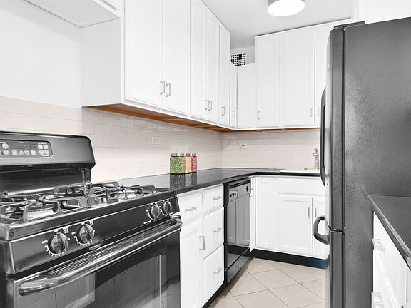 3rd image of 150 W End Ave APT 25R