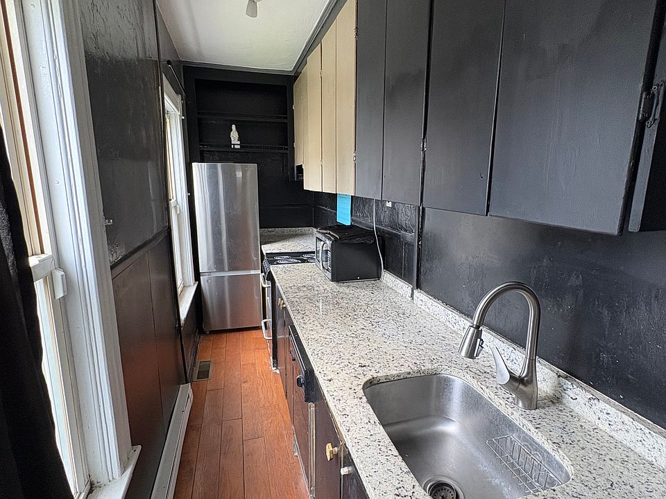 2nd image of 178 Nichols St #1-B