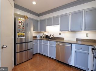 3115 Patrick Henry Dr APT 521, Falls Church, VA 22044