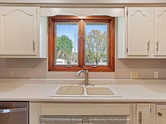 4th image of 4242 Spur Ln