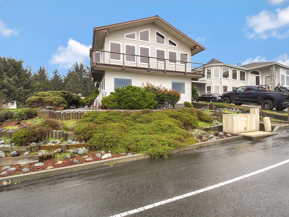 1st image of 690 N Pebble Beach Dr