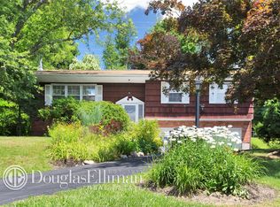 2882 Springhurst St, Yorktown Heights, NY 10598