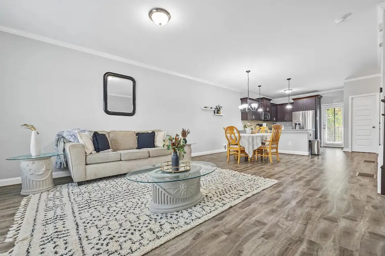 2 bed, 2.5 bath, $5,014 — Photo 2