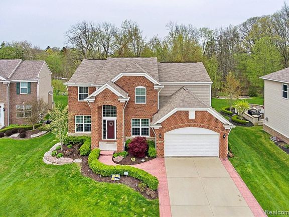 3rd image of 24795 Purlin Ct