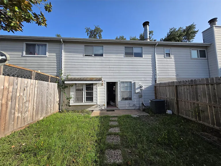 7942 Grow Ln — Photo 23