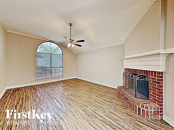 3rd image of 6102 Wall St