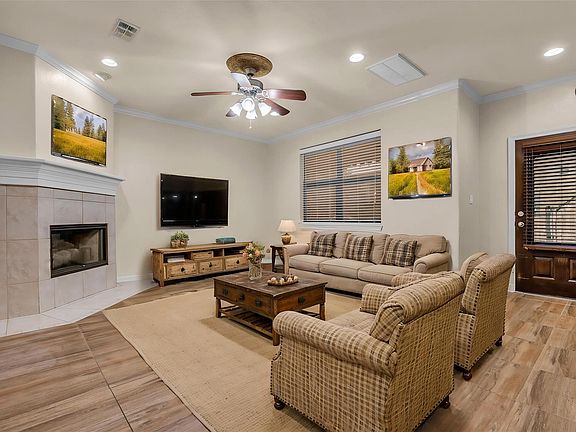 3rd image of 1898 Longmire Rd Unit 5