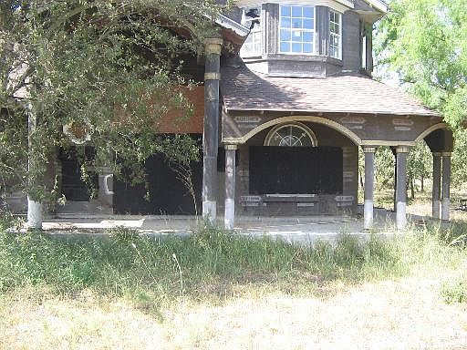 1st image of 423 W Buchanan
