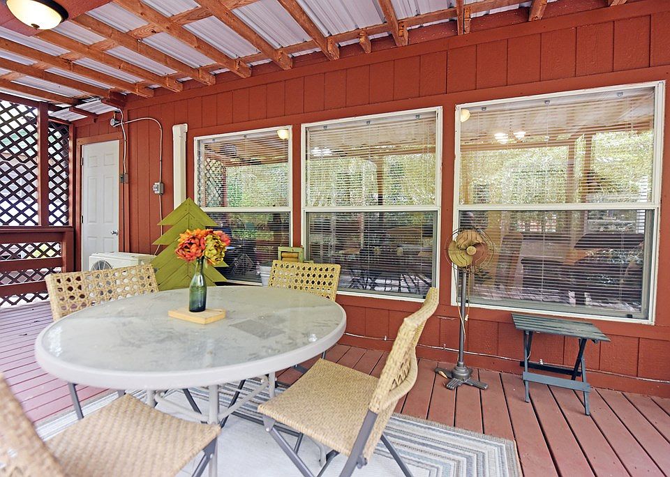 22nd image of 1091 Creekside Dr