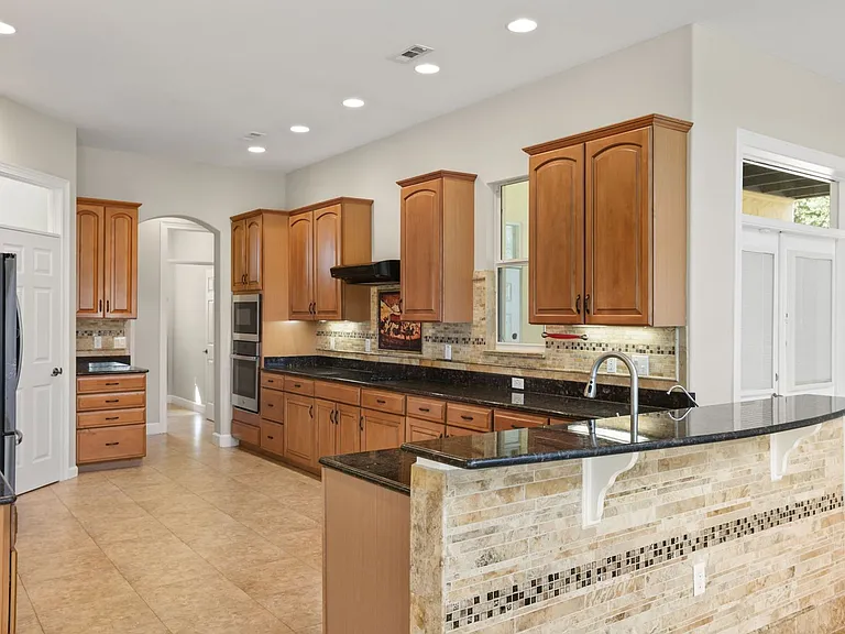 5554 Palm Lake Cir — Photo 22