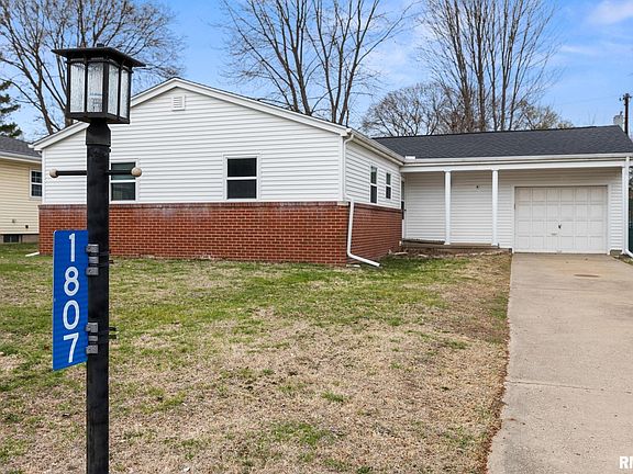 2nd image of 1807 E Saint Jude Ct