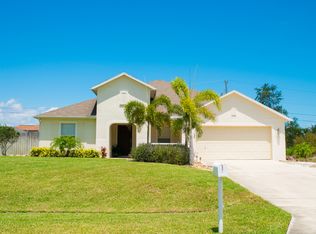137 SW South Wakefield Cir, Port Saint Lucie, FL 34953