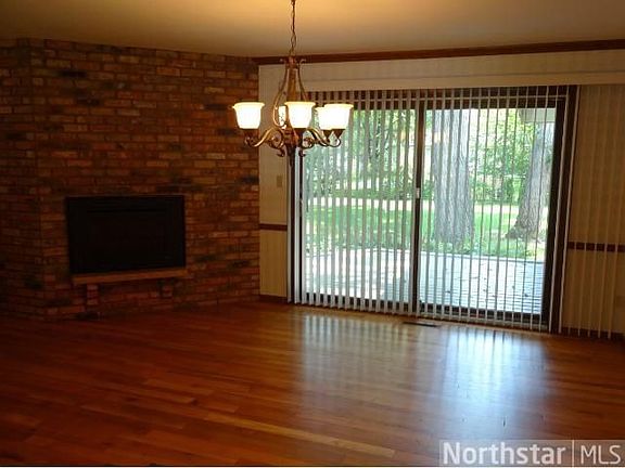 3rd image of 714 N Park Pl