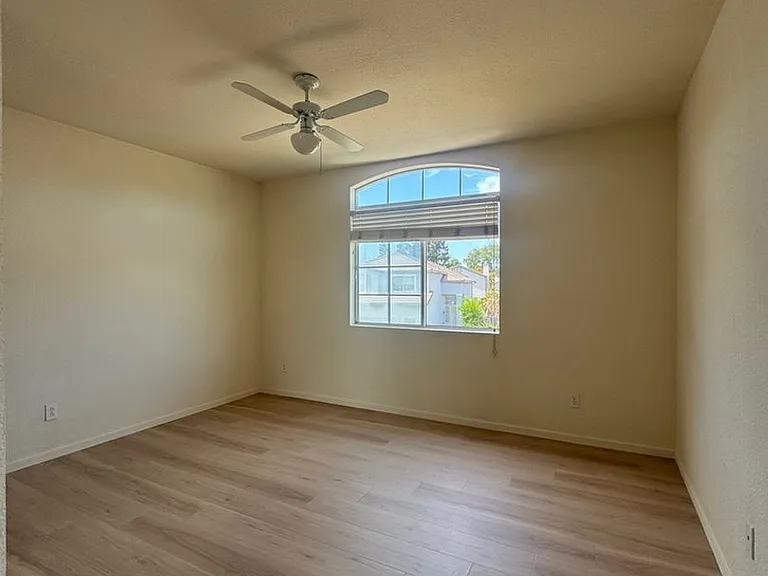 5418 Moonlight Way — Photo 10