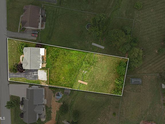 3rd image of 116 Alfalfa Ln