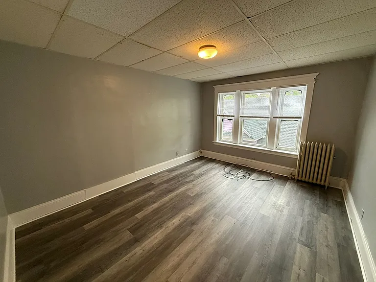 66-68 Fort Pleasant Avenue — Photo 7