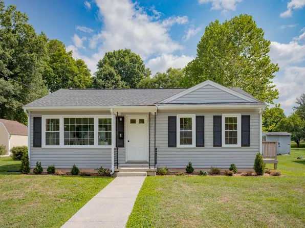 4 Hill Cir, Lexington, VA 24450