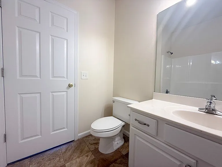1780 N Dixie Ave — Photo 12