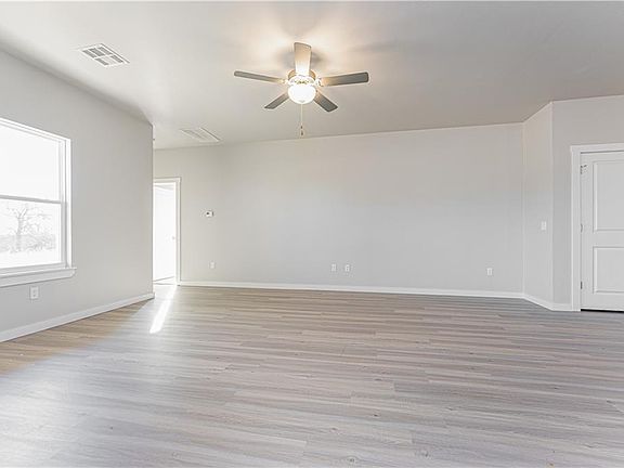 4th image of 15985 Prairie Rose Dr