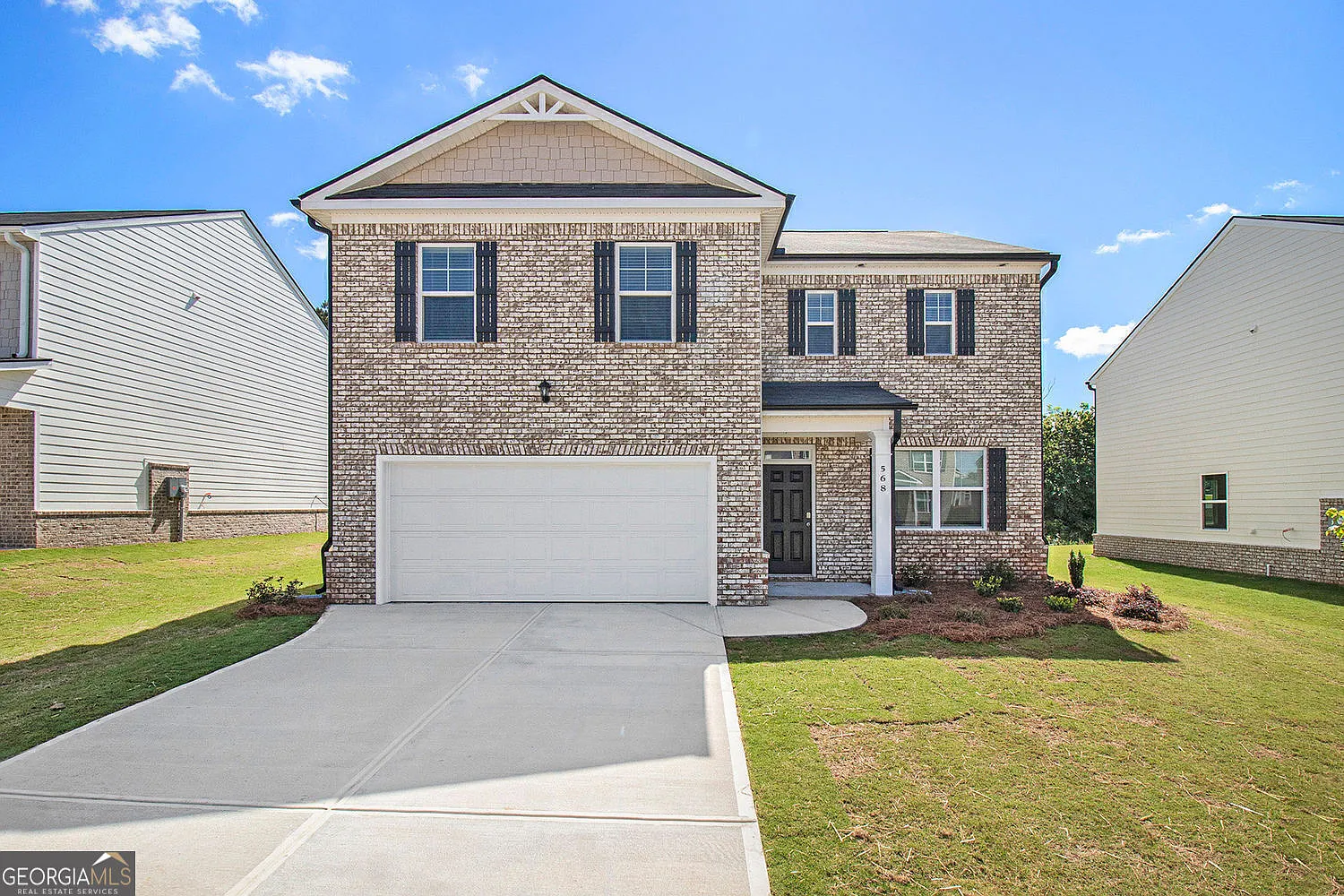 4 bed, 2.5 bath, 2338 sqft, $2,700 — Photo 2