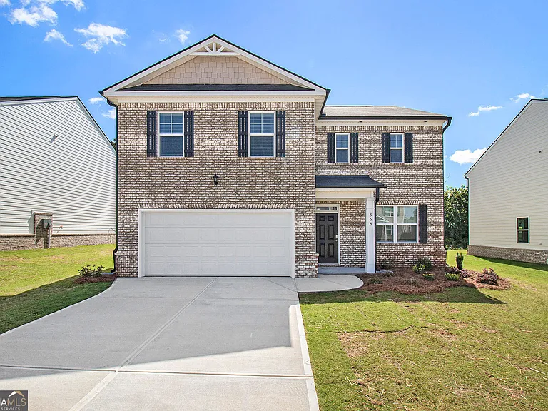 568 Whitman Ln — Photo 2