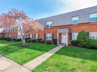 2779 Pease Dr #C312, Rocky River, OH 44116