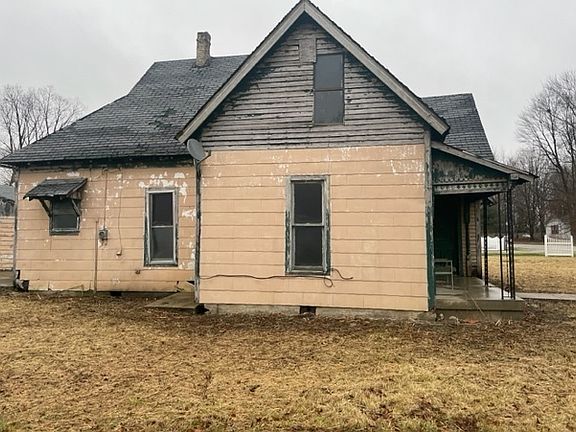 3rd image of 4702 W Crown St