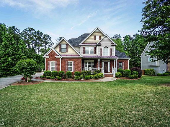 3rd image of 382 Bentonville Ln
