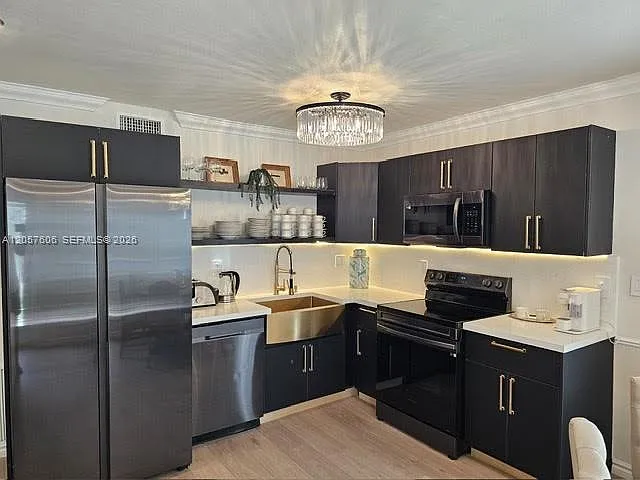 611 NE 14th Ct #611 — Photo 6