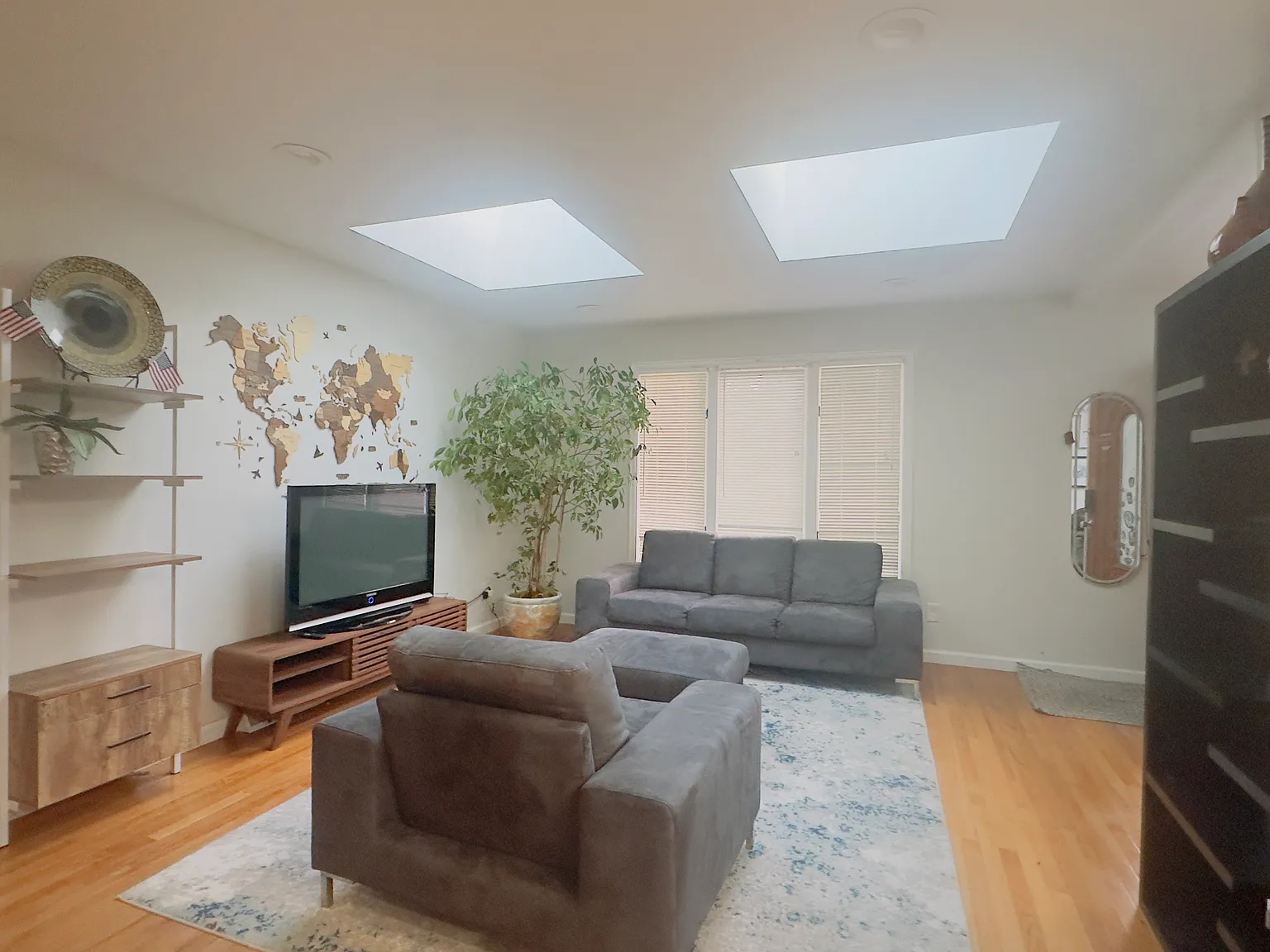 3 bed, 2850 sqft, $2,850 — Photo 3