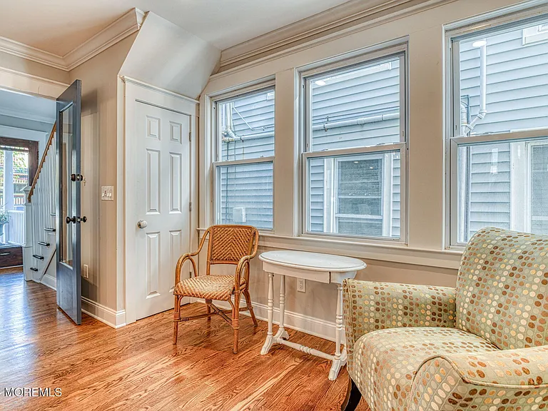 36 Heck Ave — Photo 11