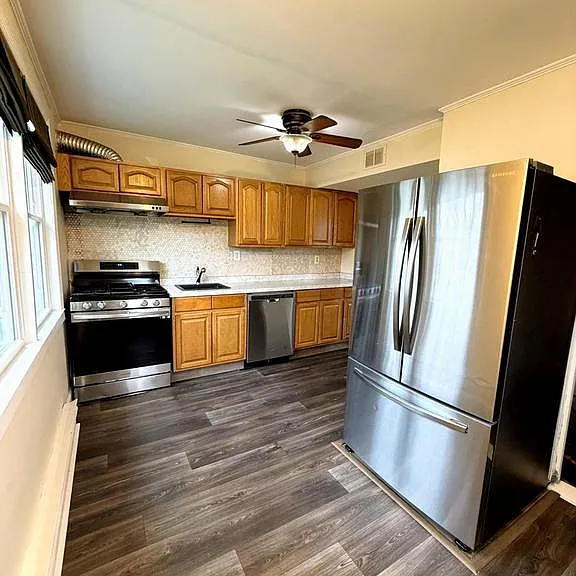 403 Denver Ct — Photo 6