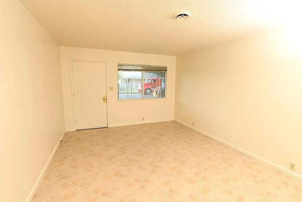 7720 Reno Ln photo 1